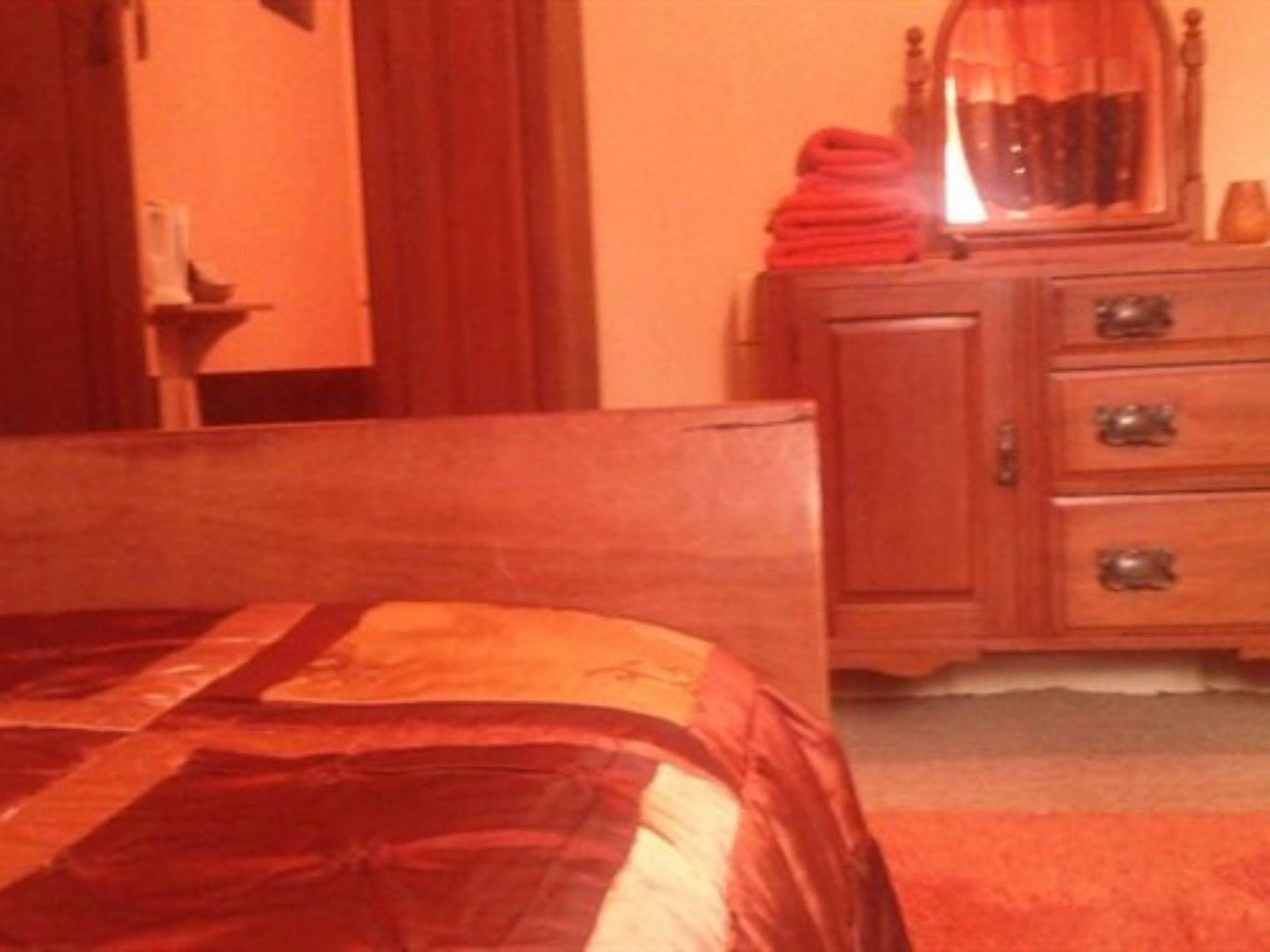 Sunset House Chambres De Hotes Magnac-Laval Εξωτερικό φωτογραφία
